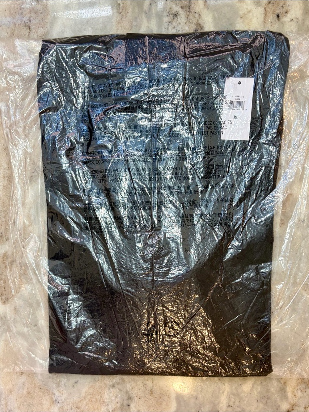 NWT! 🖤 Banana Republic T Shirt - Picture 5 of 5